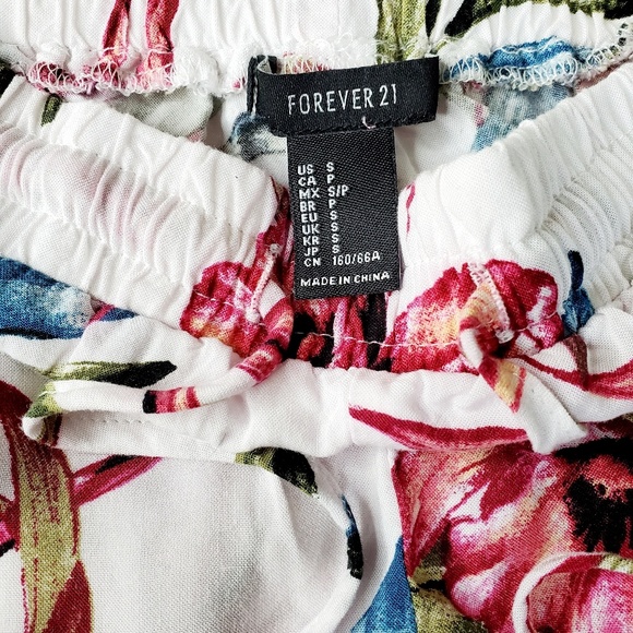 Shorts - Picture 2 of 3